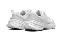 V2K Run WMNS"White Summit White" HJ5269 100