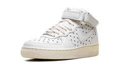 AIR FORCE 1 MID WMNS"CUT OUT STARS" DV3451 100