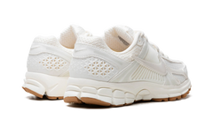 WMNS Zoom Vomero 5"SAIL GUM" HM5886 133