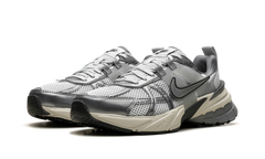 V2K RUN WMNS"Pure Platinum Wolf Grey" FD0736 003